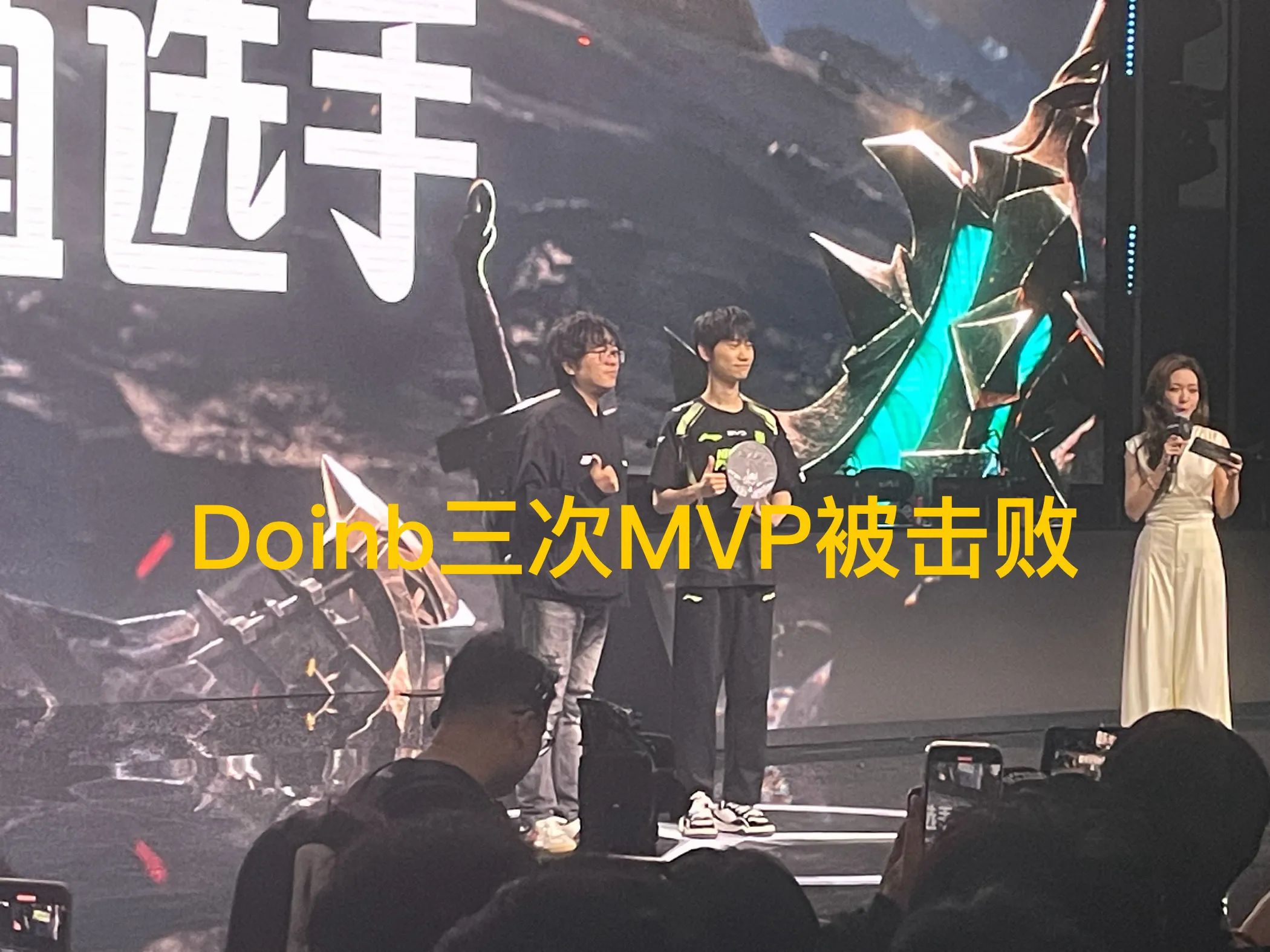 热火观众热烈欢呼！，Rookie迎来三赛季出色发挥全场沸腾不已的简单介绍