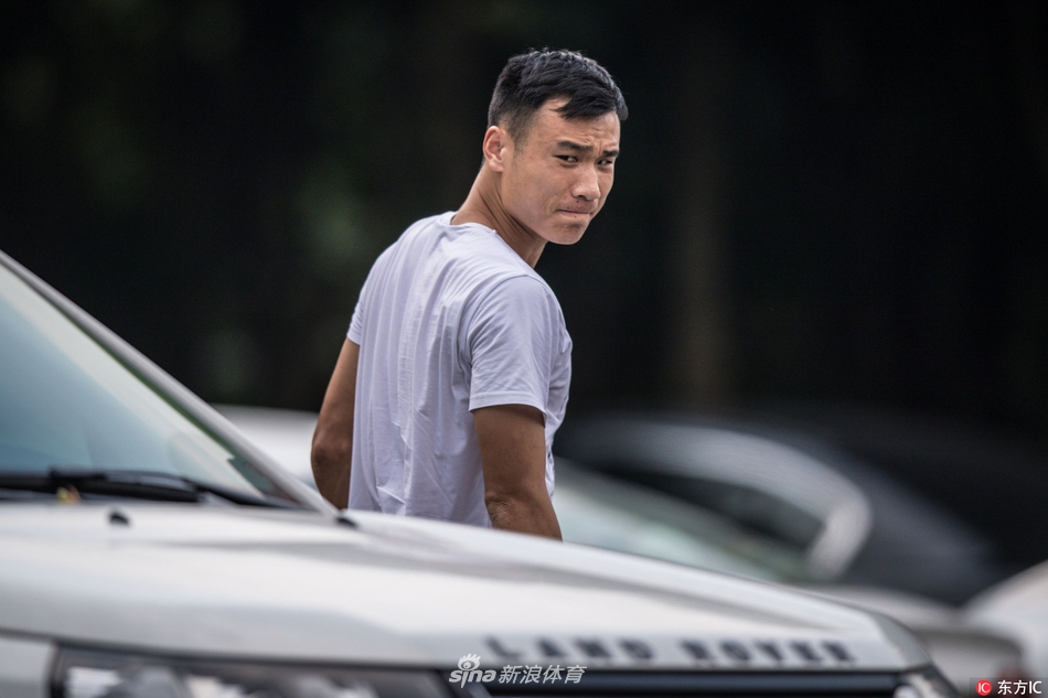 关于江苏男篮训练开放日，集结日豪取连胜引观众欢呼，全明星赛在即，赛季目标并未改变的信息