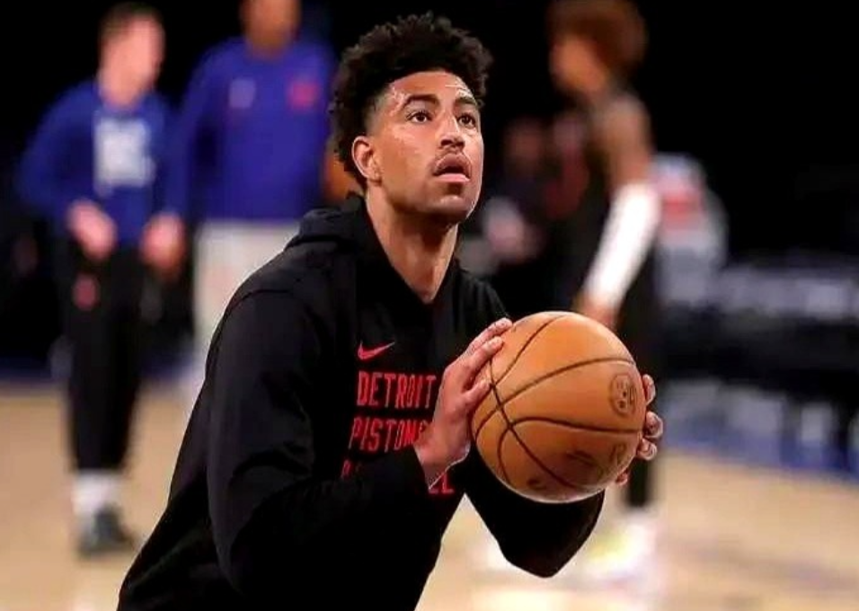 社区盾赛后再迎强敌，休斯敦火箭篮板制胜，主帅态度：悬念犹存，年轻球员得到机会的简单介绍